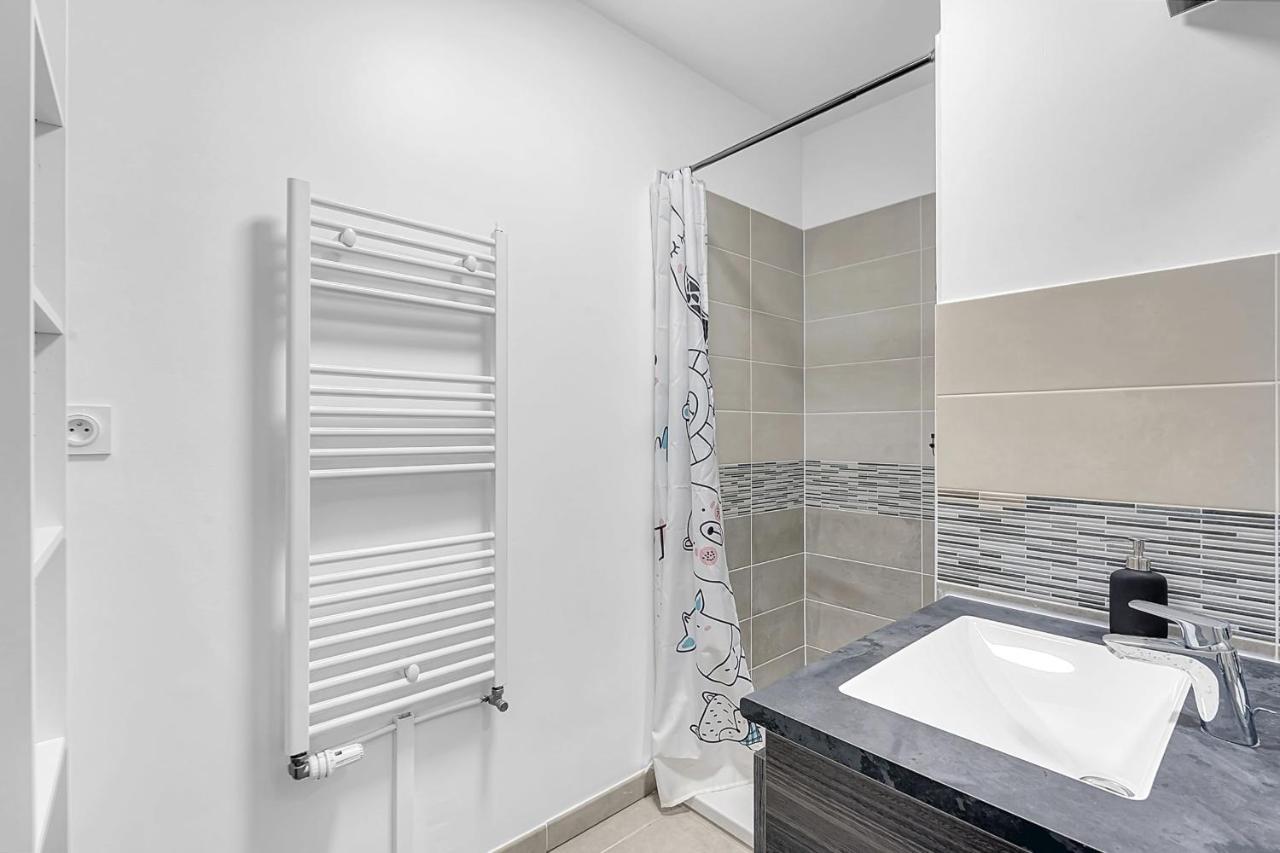 Beautiful And Spacious At 19 Min From Downtown Apartment